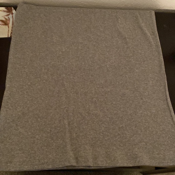 Paradise Shores new ribbed gray tank top size Large. Perfect condition. - Picture 4 of 4